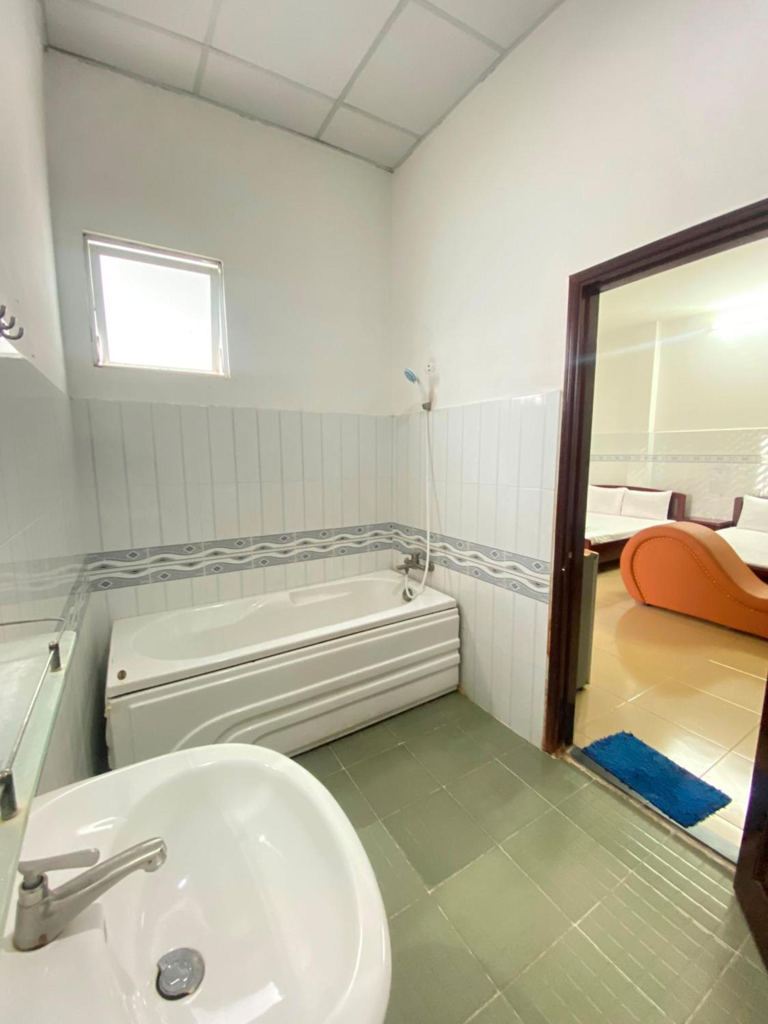 Khach San Kim Phung Ngan Hotel Can Tho Bagian luar foto